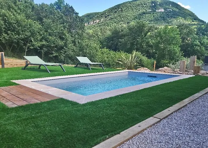 Larzac Hébergement de vacances Saint-Georges-de-Luzençon